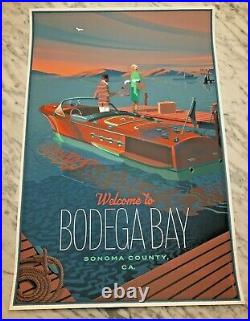 Laurent Durieux The Birds Movie Poster Bodega Bay Print Regular edition /450