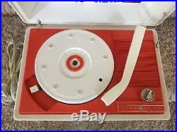 Vintage KISS Record Player- Works Great! LK
